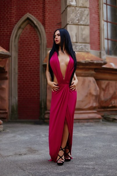 💋 Очарую тебя своей нежностью и сексуальностью. У меня есть множество возможностей, чтобы ты почувствовал себя полностью удовлетворенным и расслабленным. Фото в моем профиле подтверждают мою красоту и соблазнительность. 💃📷 Заходи и убедись сам! У меня также есть отзывы, которые подтверждают мою надежность и профессионализм. Живу в Москве, поэтому возможность встречи есть всегда. Не упускай возможность окунуться в мир наслаждений вместе со мной! 🌟 Анна